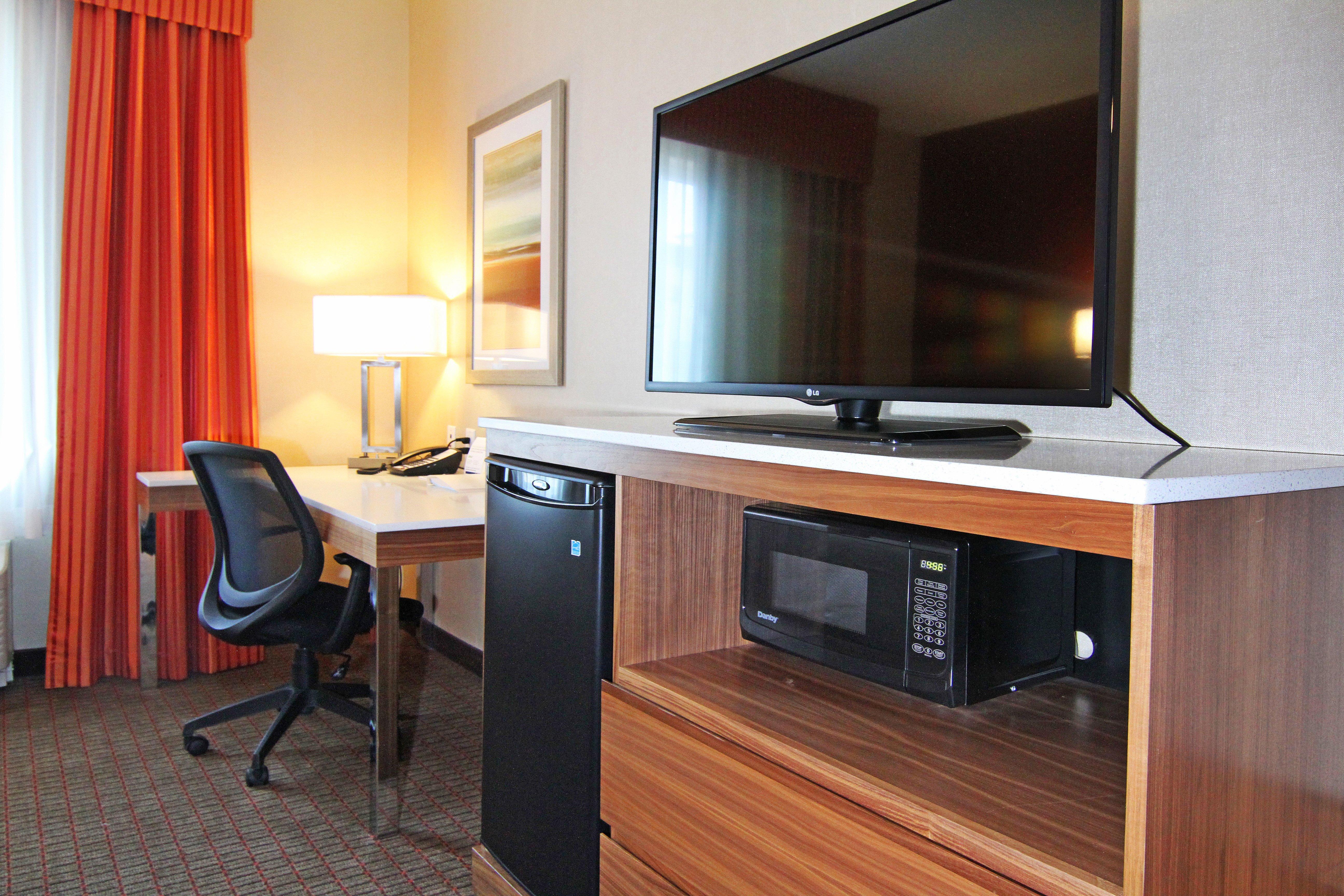 Holiday Inn Express And Suites Calgary University By Ihg Exterior foto
